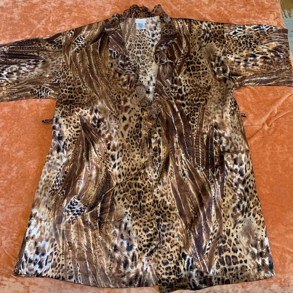 Silky Robe - Picture 1 of 4